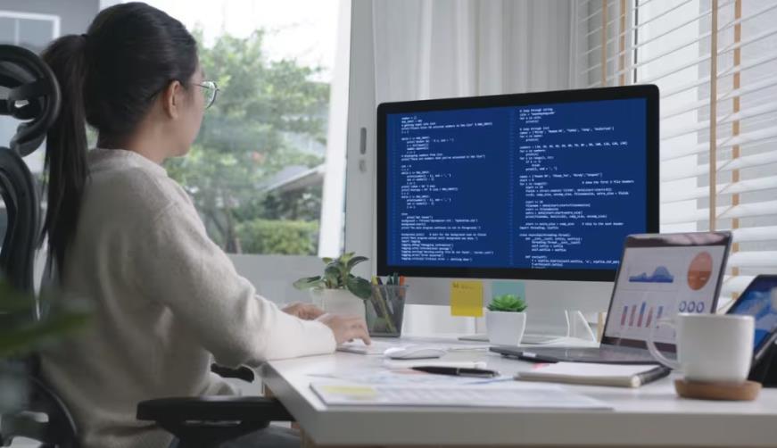 东港区企业数字化解决方案:机器学习赋能商业模式升级的核心路径